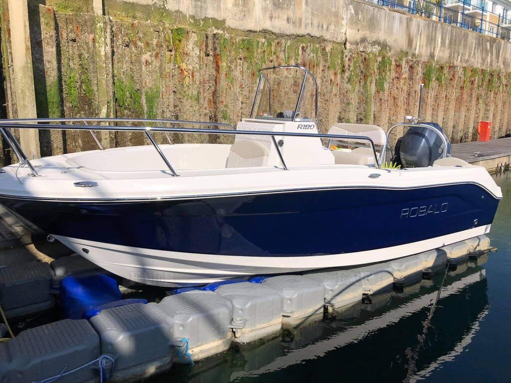 Robalo R180